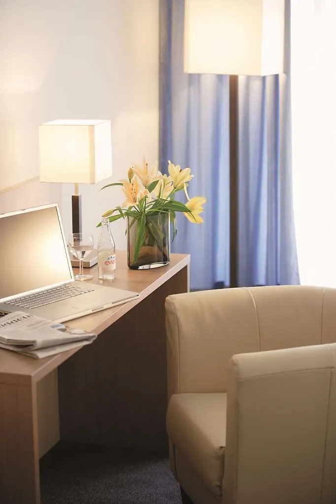 Hotel Senator Muenchen 3*, Munich