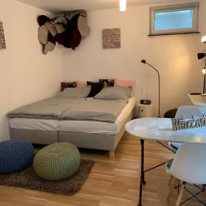 Apartment Helle Souterrainwohnung Mit Komfort