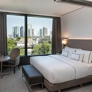 **** Ξενοδοχείο Melia Frankfurt Γερμανία